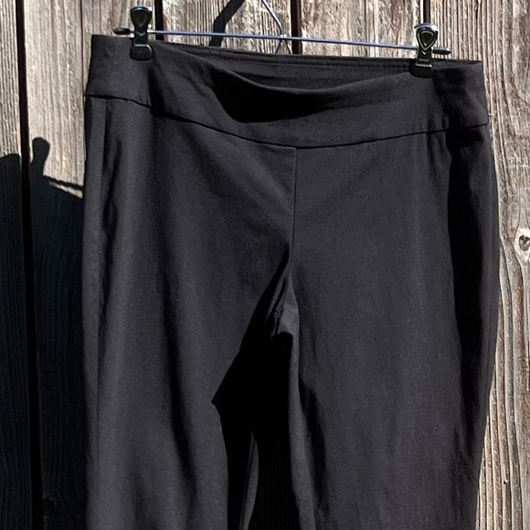 Signature Slimming Petite by Christopher & Banks cropped black pants size 6P - Picture 5 of 16